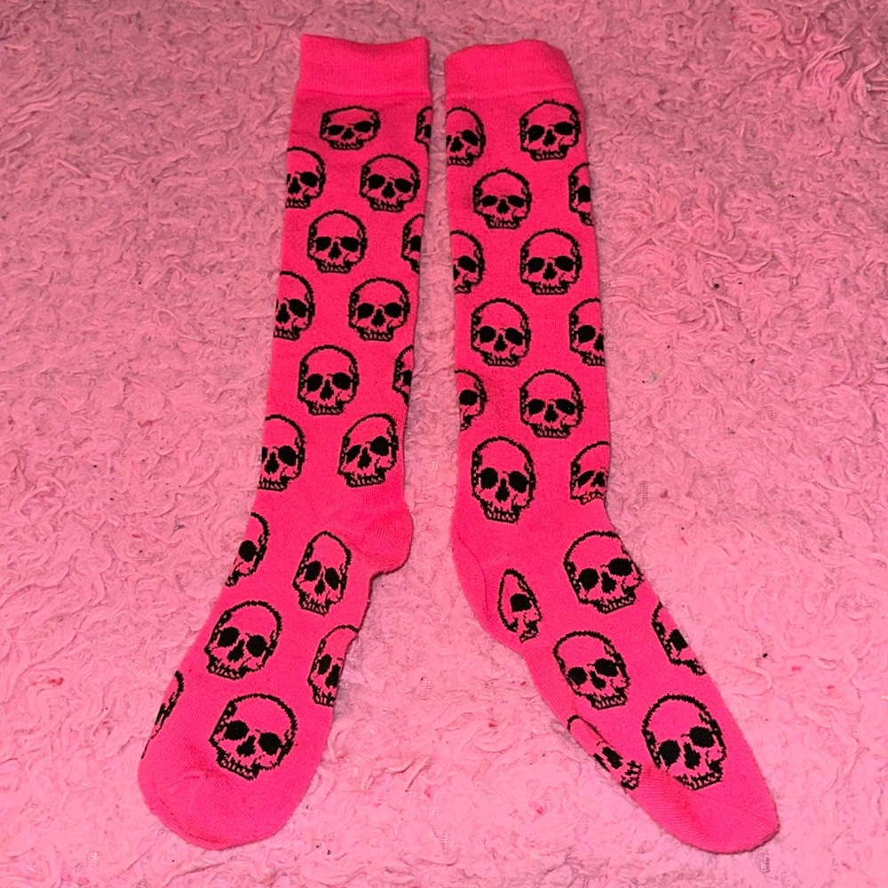 Hot Pink skull knee socks
